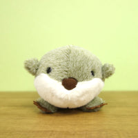 Walk on the continent Friend Booby (small-clawed otter)