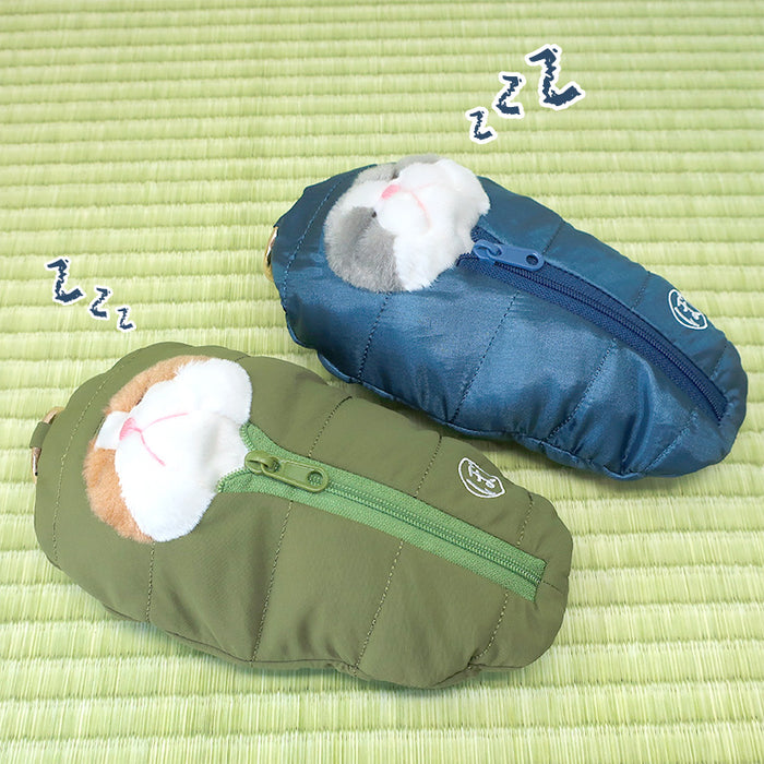 ぼうみたいなねこ 寝袋 着用画像