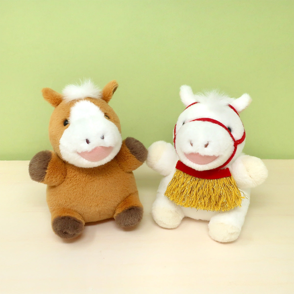午年干支ぽちゃシリーズ うまのこ ぬいぐるみ【全2種】 – nipopo