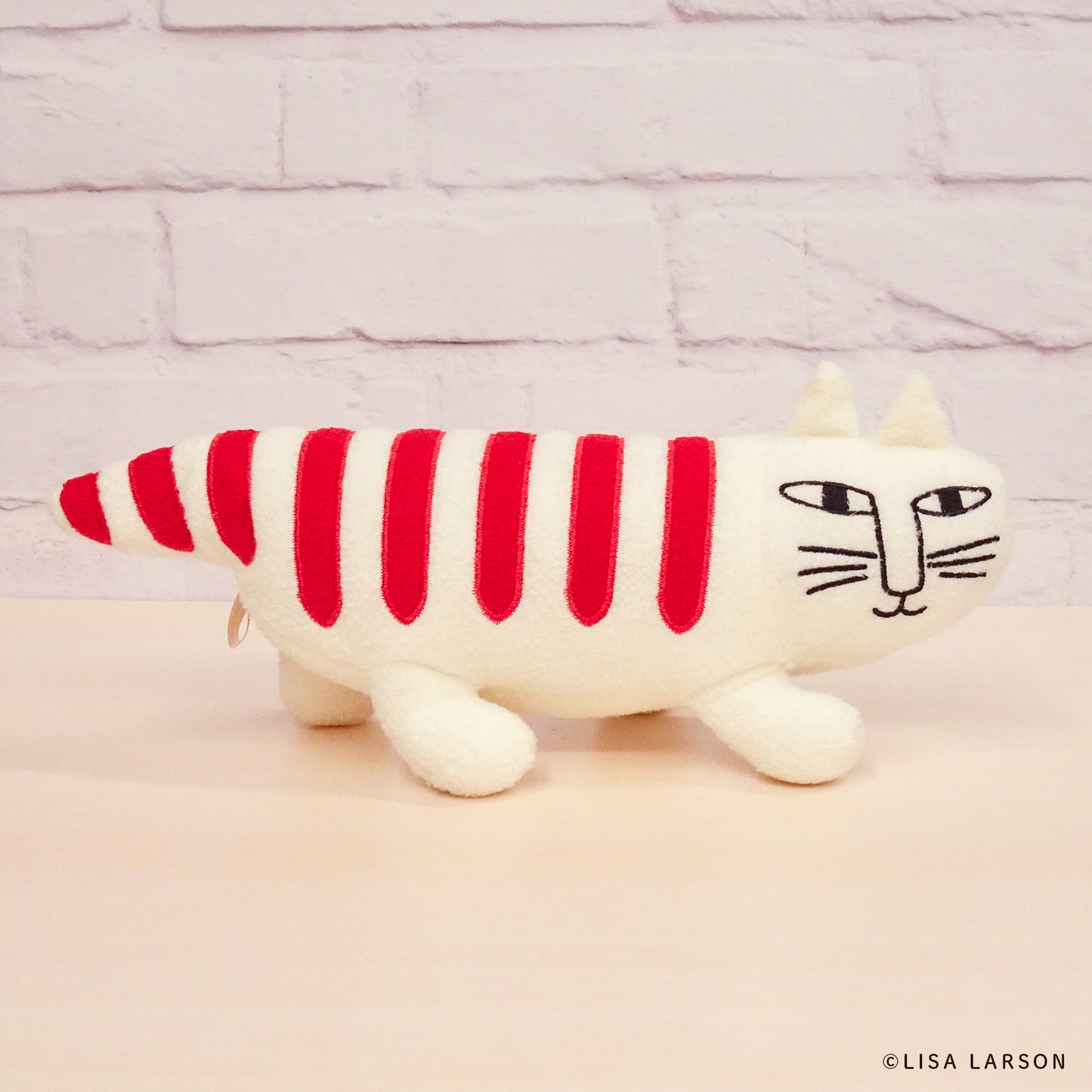 リサ・ラーソン　猫の人形 名作がふわふわに！】リサ・ラーソンの“幻の猫”が、ぬいぐるみに