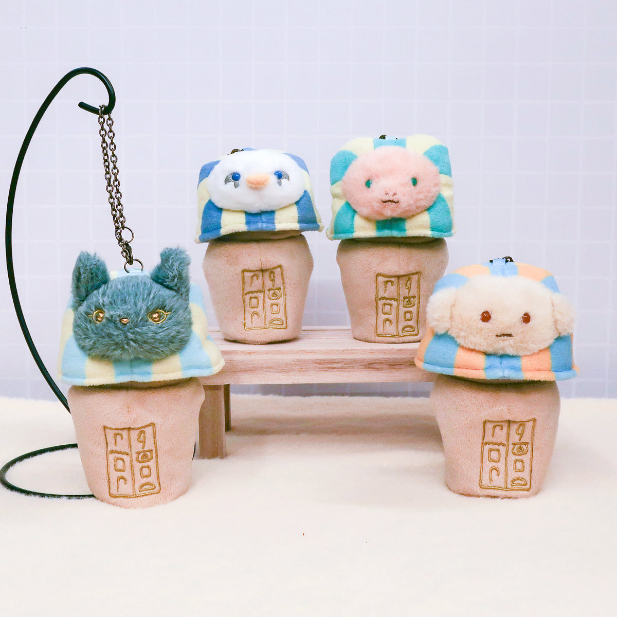 古代エジプト カノプスの壺をモチーフにしたポーチ、ヤマイヌ、ハヤブサ、ヒヒ、ニンゲンの4種
